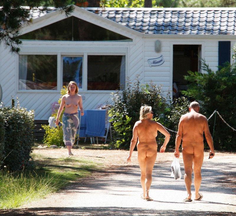 Famliy nudist camps