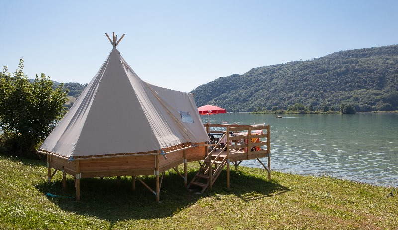 Camping VIVACAMP Le Lac du lit au Roi Massignieu de Rives